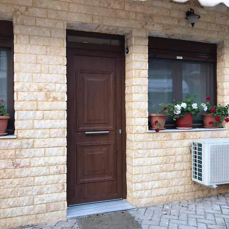 Leonora's Apartament