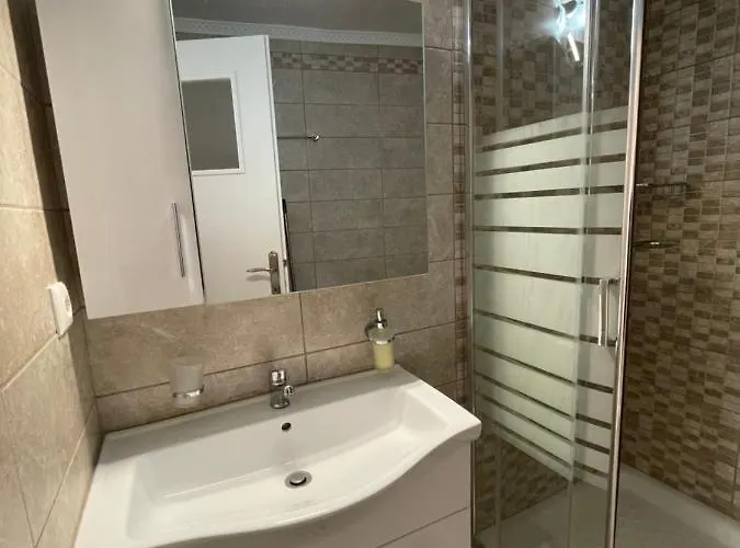 Apartment Leonora's *