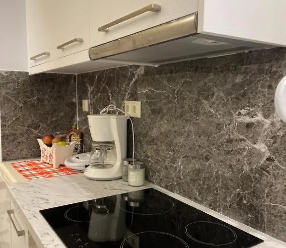 Leonora's Daire Prínos