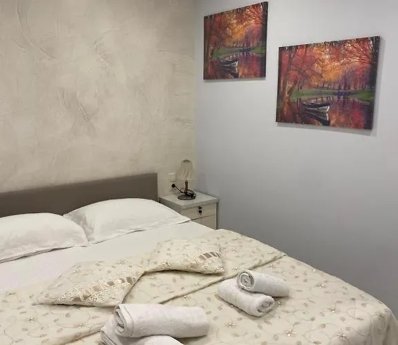 Apartment Leonora's *